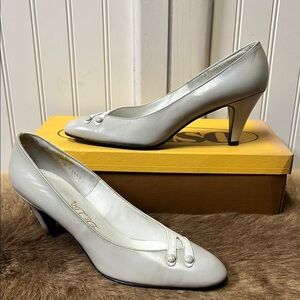 60s DeLiso White Heels Shoes 7 Vintage